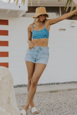 The Everyday Daisy Ruched Swim Bottoms -Arla Fashion 7W4A8026 0925f011 4d56 47e2 9a32 bd279818059f