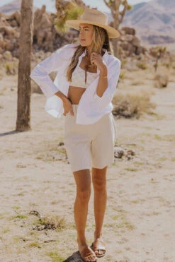 Miss Patty’s Pleated Shorts -Arla Fashion 7W4A8825 0933fe80 6d04 4756 ac75 2b824c3b85b0