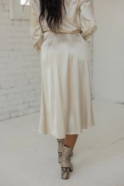 SALT Gable Estates Midi Slip Skirt -Arla Fashion 7W4A8892 2f71a0ed 0871 4417 8f11 14ddb0d1539b