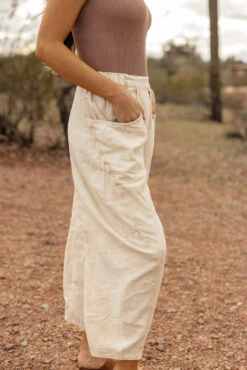 Free People High Road Pull On Barrel Pants 13 Free People High Road Pull On Barrel Pants -Arla Fashion 7W4A8922 4e25ebfd f9e9 423f 8c49 ae1e4daf4b9f