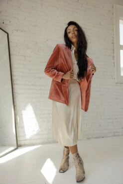 SALT Gable Estates Midi Slip Skirt -Arla Fashion 7W4A8993 6ac0c340 5c90 41f0 9a12 2d7479ac164f