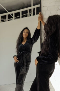 SALT Beverley Woods Velvet Jumpsuit 18 SALT Beverley Woods Velvet Jumpsuit -Arla Fashion 7W4A9247 173165a0 6483 4b1d beba f787656759b6