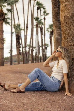 Kade High Rise Balloon Fit Jeans -Arla Fashion 7W4A9373 5c9ef4a8 4f50 4ae3 bcac b43b04258994