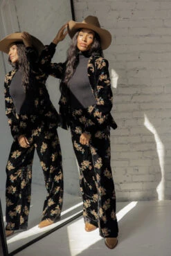 Crowd Of Thousands Floral Blazer 31 Crowd Of Thousands Floral Blazer -Arla Fashion 7W4A9440