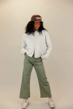 Skyler High Rise Raw Edge Pants -Arla Fashion 7W4A9541 66a3b1d8 bc78 4ccf acbb 7c38b806eebe