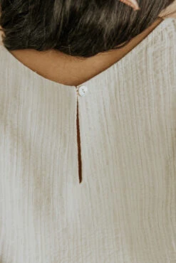 SALT Donatella Puff Sleeve Blouse 20 SALT Donatella Puff Sleeve Blouse -Arla Fashion 7W4A9552 1