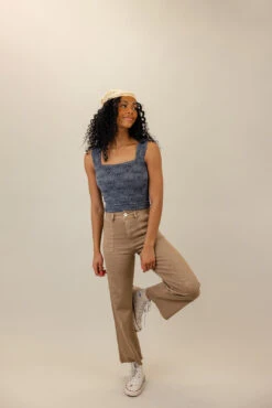 Skyler High Rise Raw Edge Pants -Arla Fashion 7W4A9647 4747f2fa d300 4dcc b1a1 5cbc1abec392