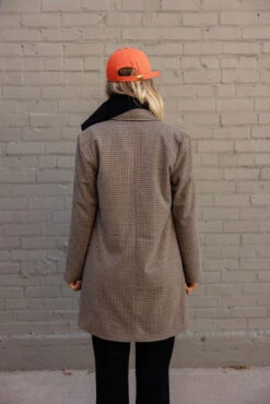 Be Cool Midnight Train Houndstooth Coat -Arla Fashion 7W4A9806 b322cdc2 4ee8 48fc bbe7 4e0b6d467b41