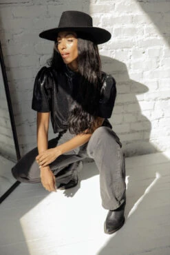 SALT Greenhaven Puff Sleeve Top -Arla Fashion 7W4A9892 10383e23 077d 477e adf5 215c1cafd7c0