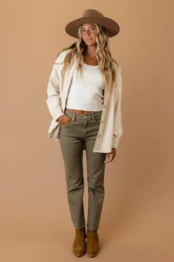 Hyrum High Rise Flare Leg Pants -Arla Fashion 7W4A9952 6ddf79e7 e40f 4672 b193 21581bdca6c3