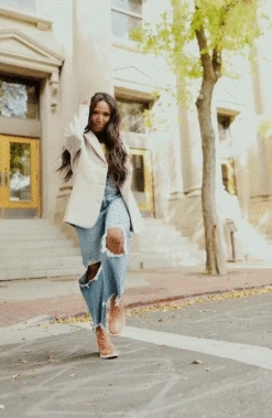 SALT Roxboro Pinstripe Classic Blazer -Arla Fashion RoxboroPinstripeBlazer.mov high